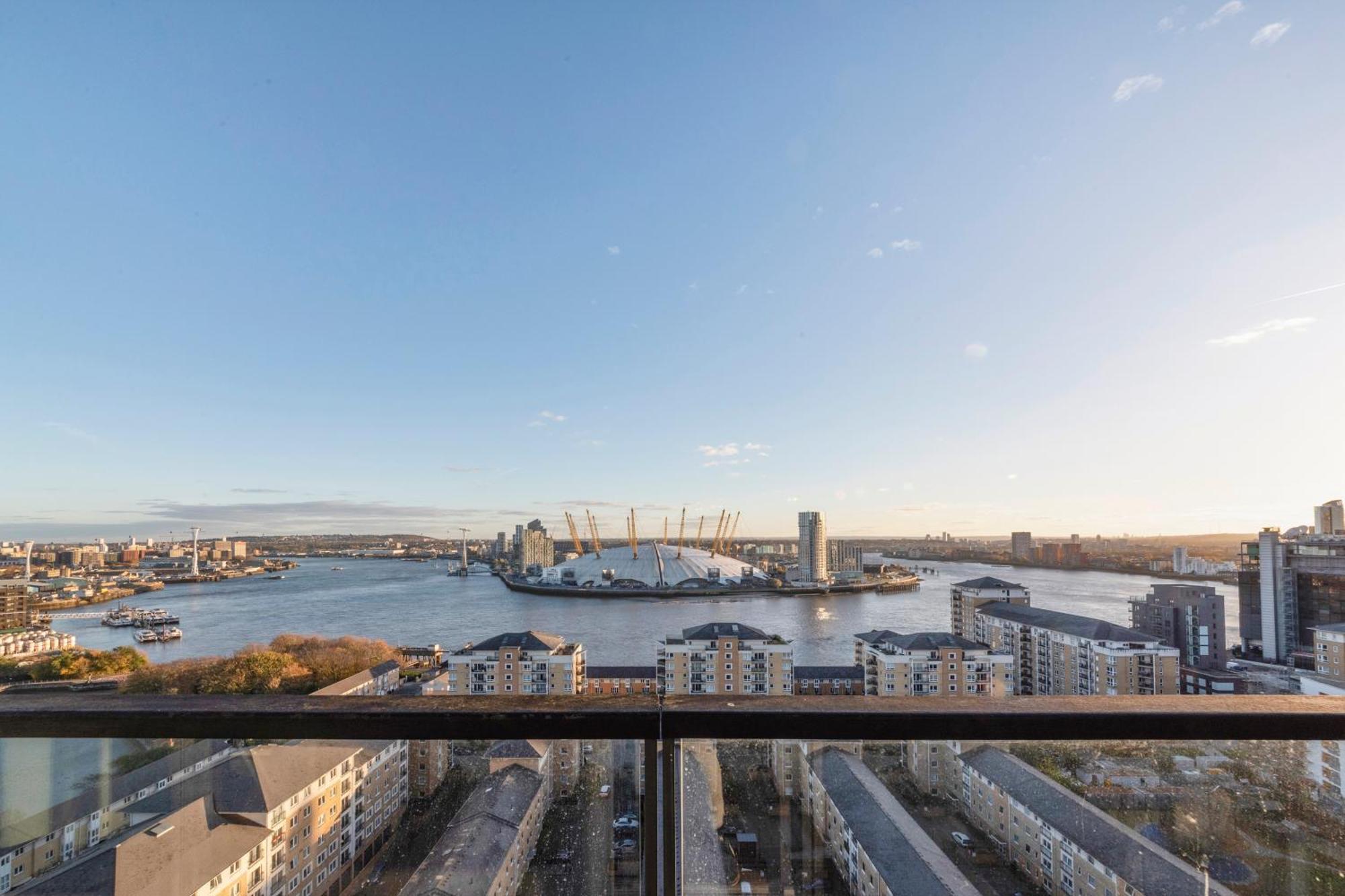 Canary Wharf & O2 런던 외부 사진