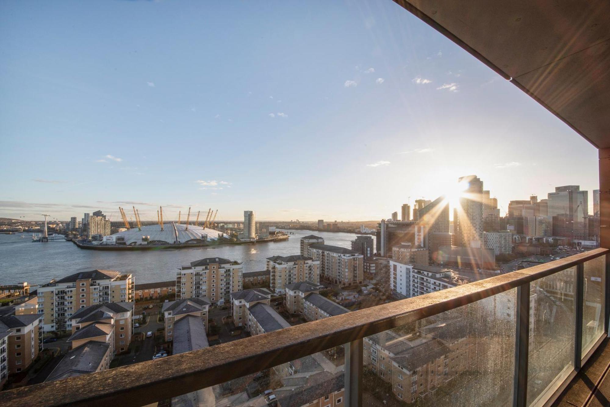 Canary Wharf & O2 런던 외부 사진